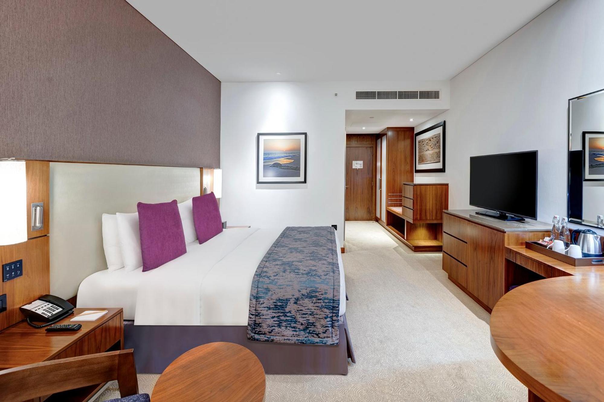 Crowne Plaza Muscat Ocec By Ihg Hotel Exterior foto