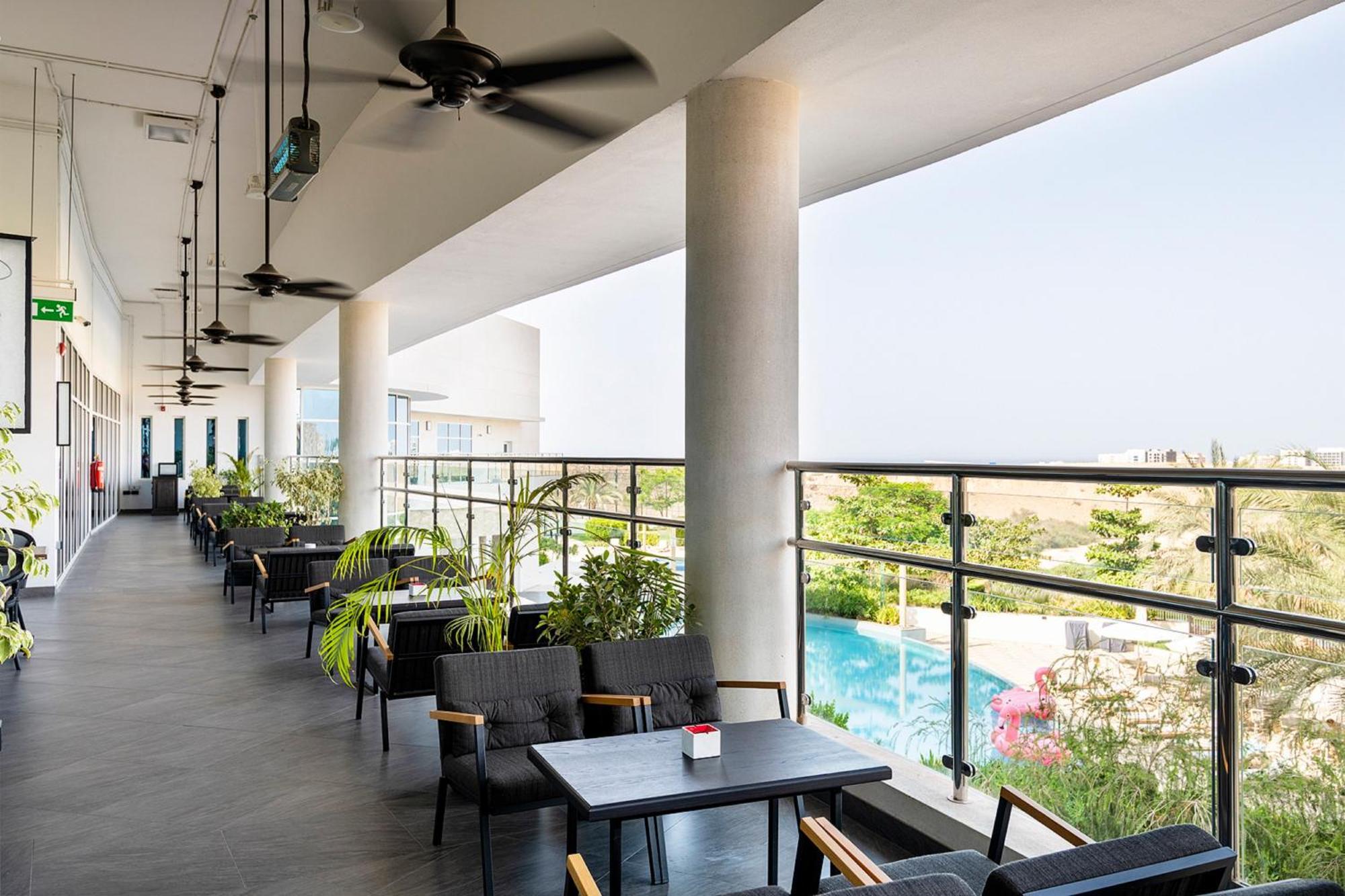 Crowne Plaza Muscat Ocec By Ihg Hotel Exterior foto